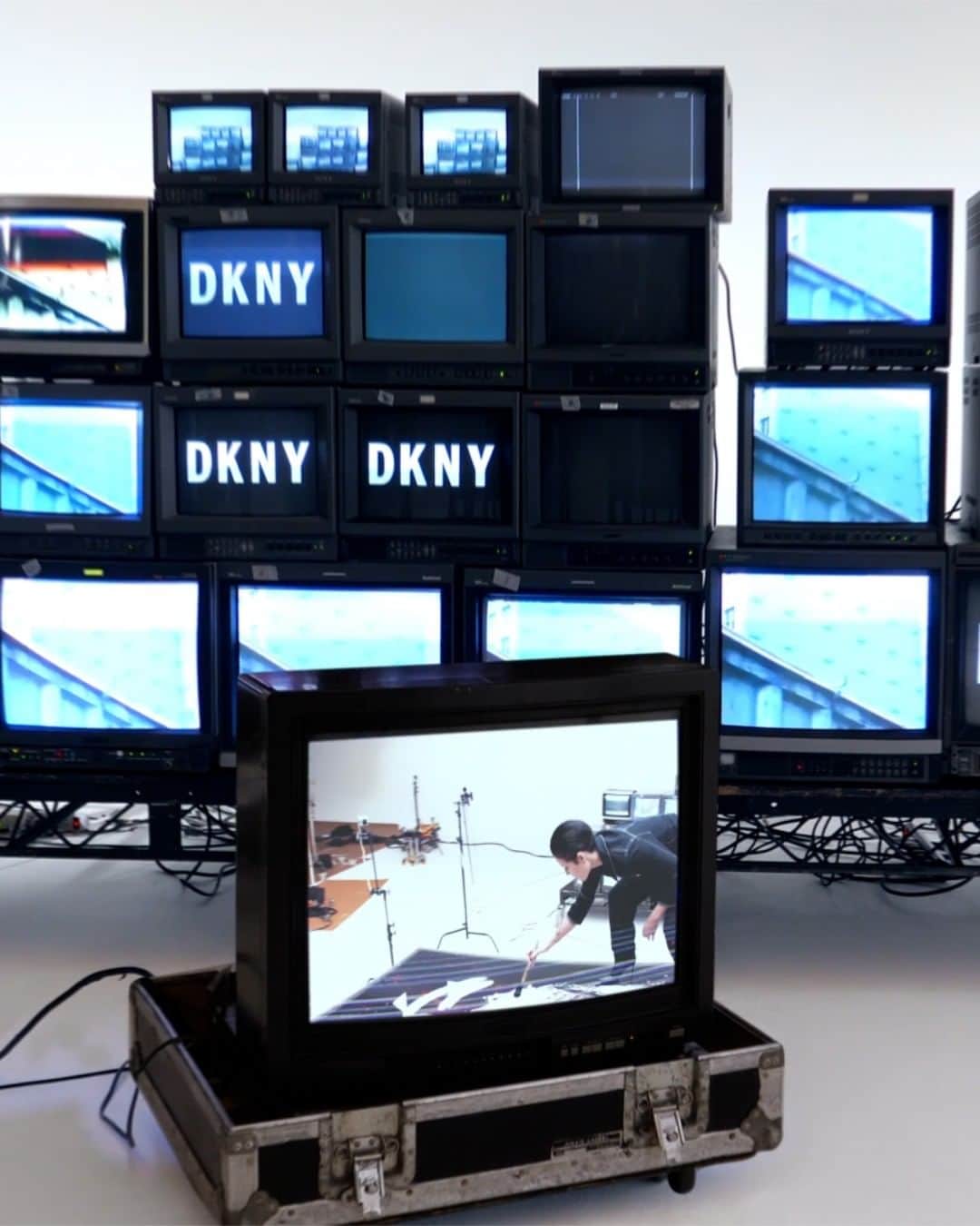 DKNYのインスタグラム