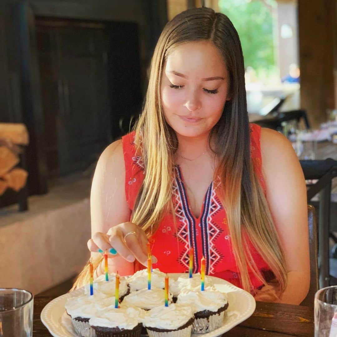 キャサリン・ハイグルさんのインスタグラム写真 - (キャサリン・ハイグルInstagram)「Happy Happy 18th Birthday my Maddie Mango aka @madi.mcquaid.  18! My mind is blown! How has it all gone by so fast?! I remember the silly fake glasses wearing, head gear rocking, fearless horse riding, late night movie snoring, Twilight obsessing, piggy backing, barnacle hugging tween girl you were like it was yesterday. These years with you have been...extraordinary. In. Every. Single. Way. It is an honor and a privilege to love you. To guide you. To laugh with you. To cry with you. To be one small part of your big beautiful story. I am forever grateful for this sacred day. This day you rocketed into our lives trailing clouds of glory. I am humbled and awed by the beauty, grace, kindness and strength of you. I am so fiercely proud of the young woman you have become and are becoming. I am so moved and inspired by the beauty within you that lights up our family and the world around you. I am so impressed by your talent and dedication to your riding and your incredible (most of the time😉) work ethic. I am deeply deeply grateful for you. May this year be overflowing with every good and great thing you dream of and wish for. May you always know without a doubt I am yours and you are mine. I love you to the ends of the eternities and beyond. Happy Birthday beauty. ❤️❤️❤️」8月31日 11時55分 - katherineheigl