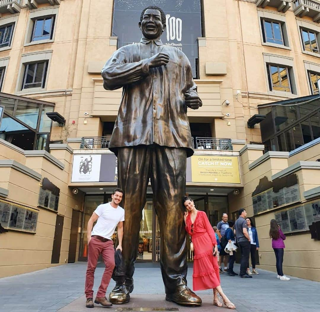 Camila Queirozさんのインスタグラム写真 - (Camila QueirozInstagram)「Johannesburgo, eu amei te conhecer, mesmo que somente por um dia. Um povo de muita luz.  Não vejo a hora de voltar para África! 🙏🏼❤️🇿🇦」8月31日 6時44分 - camilaqueiroz