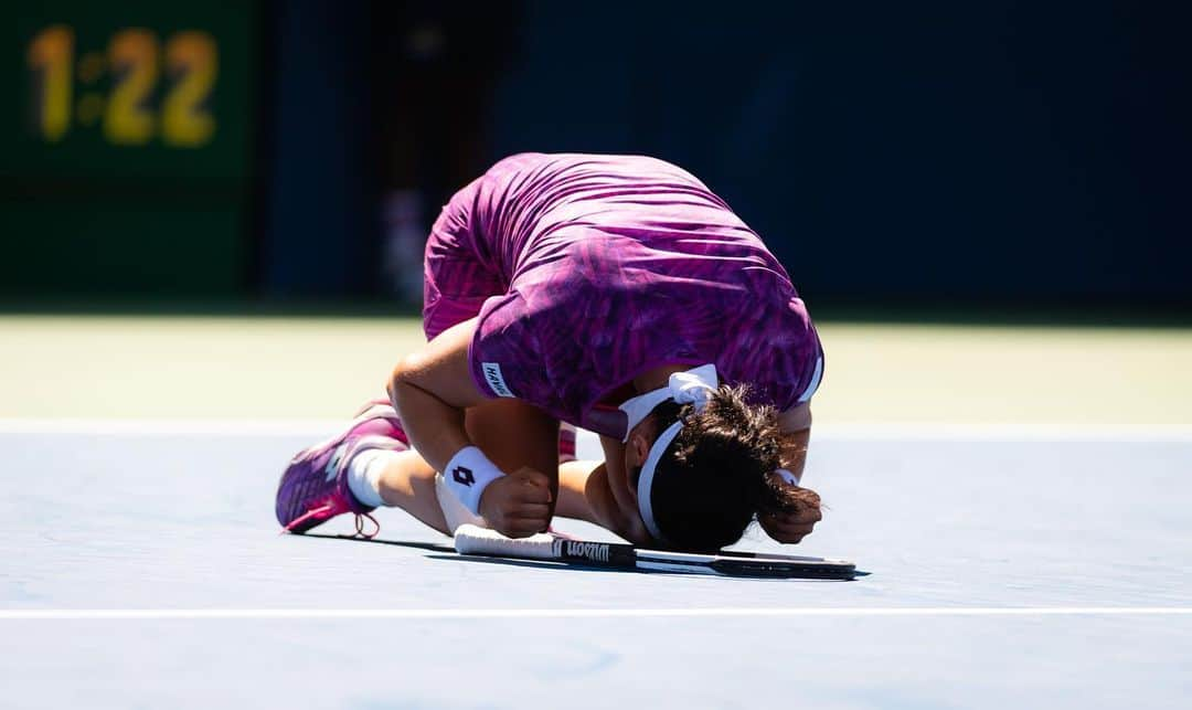 オンスジャブールさんのインスタグラム写真 - (オンスジャブールInstagram)「I keep learning, listening, growing and experimenting 🙏💪 #fight #till #theEnd #never #give #up #Usopen @usopen 📸 @jimmie48tennis」8月31日 6時46分 - onsjabeur