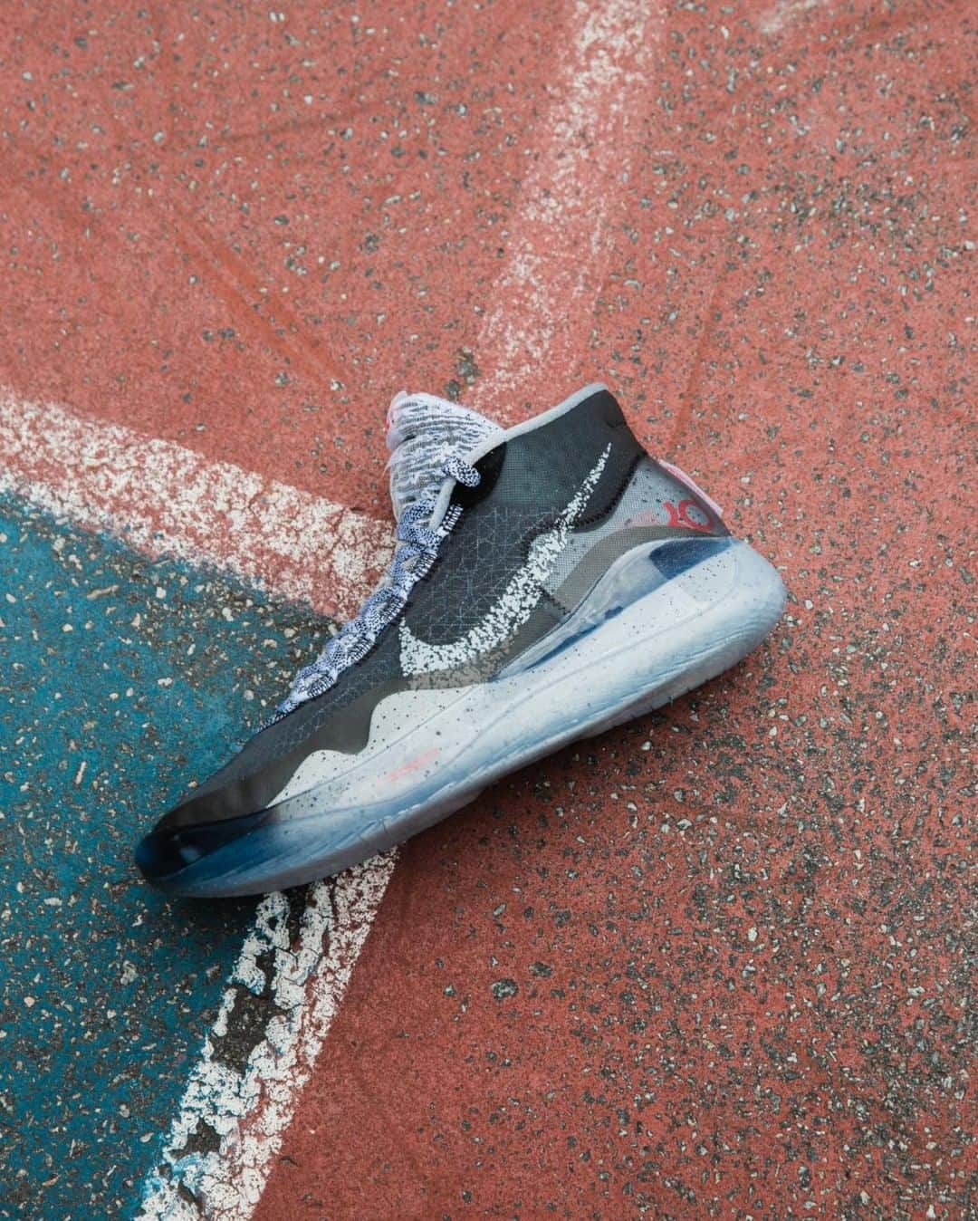 Foot Lockerさんのインスタグラム写真 - (Foot LockerInstagram)「KD enters the BK era.  #Nike Zoom KD 12 'Black/White' Launching 9/1, In-Store and Online」8月31日 7時01分 - footlocker