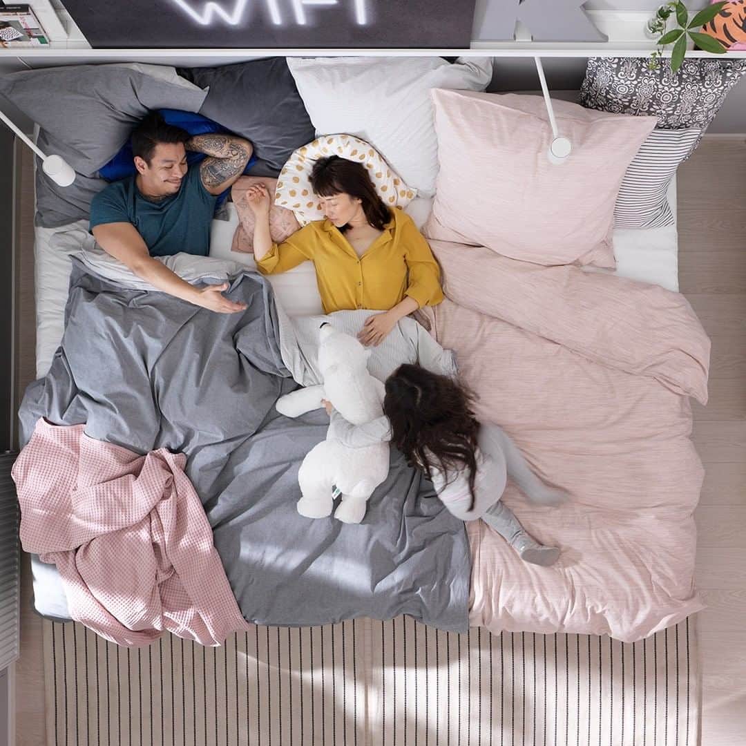 IKEA USAさんのインスタグラム写真 - (IKEA USAInstagram)「Kick off your three day weekend by upgrading your bedroom to your very own sleep sanctuary.  BERGPALM King duvet cover set, $27.99/3pcs」8月31日 7時00分 - ikeausa