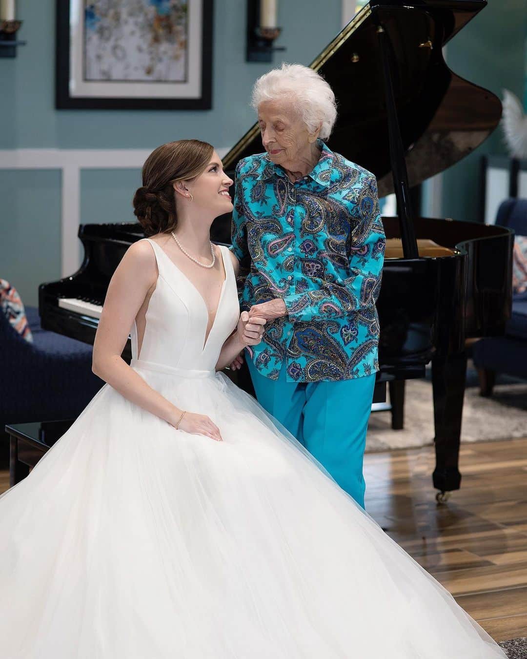 People Magazineさんのインスタグラム写真 - (People MagazineInstagram)「A photo is worth a thousand words. ❤️Tara Foley captured the most heartwarming photos with her 102-year-old grandma Stasia in her wedding dress before her beloved Nana passed away less than a month later. 💕As a surprise to her family, Tara kept the photos with Nana a secret, and revealed them on her wedding day. Nana's last wish to attend her granddaughter's wedding. Tap our bio link for more on this incredible story. | 📷: Marie Kamp/Red Door Photography」8月31日 7時23分 - people