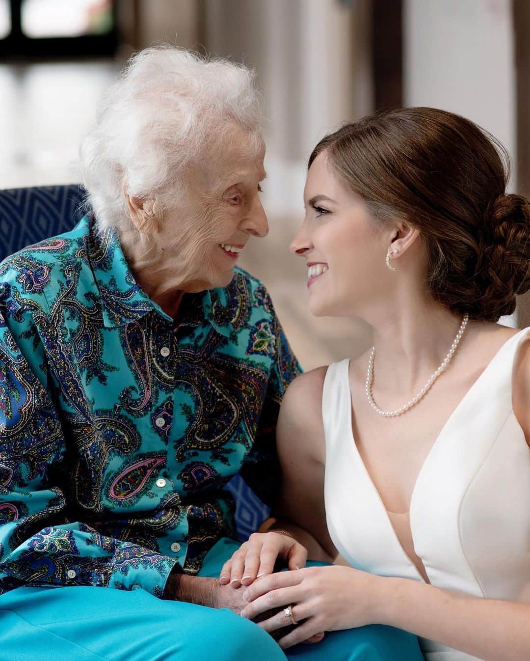 People Magazineさんのインスタグラム写真 - (People MagazineInstagram)「A photo is worth a thousand words. ❤️Tara Foley captured the most heartwarming photos with her 102-year-old grandma Stasia in her wedding dress before her beloved Nana passed away less than a month later. 💕As a surprise to her family, Tara kept the photos with Nana a secret, and revealed them on her wedding day. Nana's last wish to attend her granddaughter's wedding. Tap our bio link for more on this incredible story. | 📷: Marie Kamp/Red Door Photography」8月31日 7時23分 - people