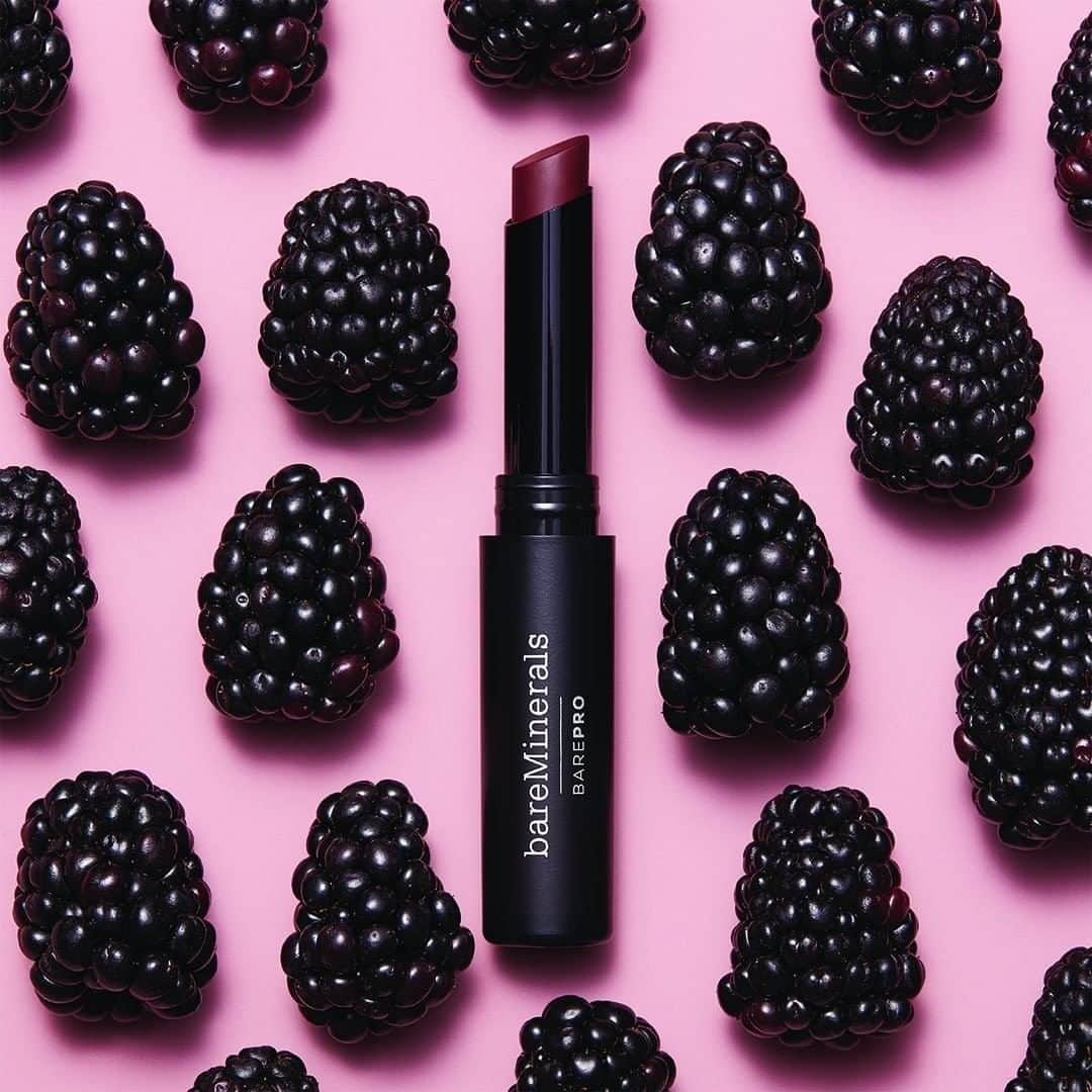 ULTA Beautyさんのインスタグラム写真 - (ULTA BeautyInstagram)「We are *berry* obsessed with this lippie 😉 Soft-matte finish, bold color payoff—yeah, you can call the @bareminerals BAREPRO Longwear Lipstick in Blackberry our fall go-to. #ultabeauty  #regram @bareminerals」8月31日 7時46分 - ultabeauty