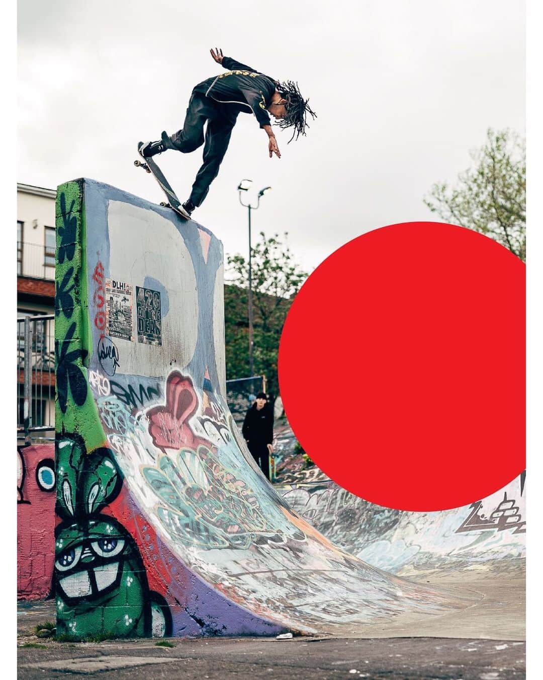 Vans Skateさんのインスタグラム写真 - (Vans SkateInstagram)「Congrats to @Vans_Europe’s @JThaxx_HYS for extending a janky back noseblunt and landing the cover of @FreeSkateMag’s latest issue. Pick up a hard copy at a skate shop this weekend or order one online at freeskatemag.com 📸: @Spliffiths」8月31日 8時02分 - vansskate