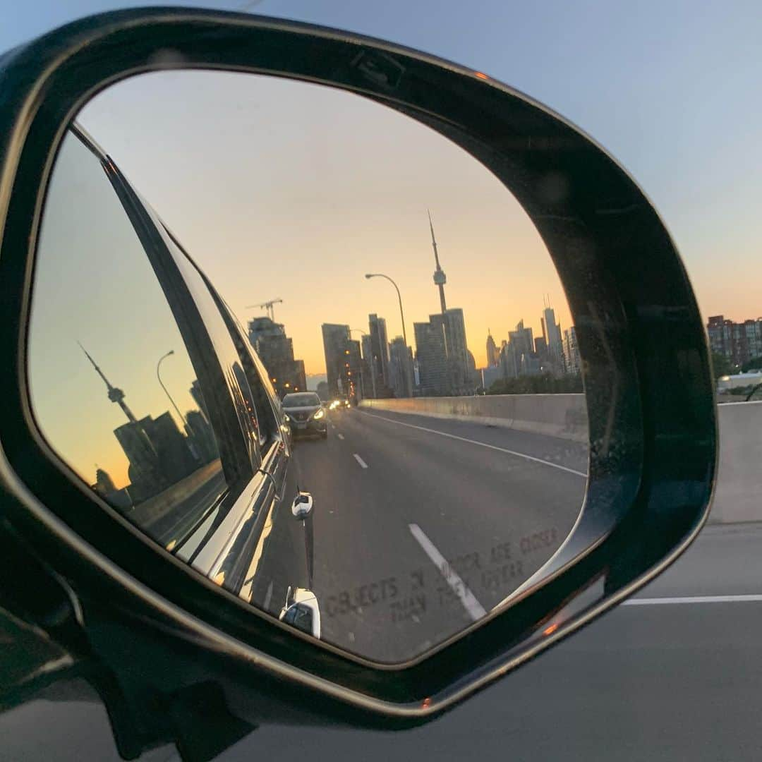 ガブリエル・マクトさんのインスタグラム写真 - (ガブリエル・マクトInstagram)「Thank you Toronto for your kindness, your hometown pride, your welcoming my family and I. We will be back to visit #wethenorth whether it be to work again, see friends, or walk the old haunts. #suits #therecruit #theothers #whiteout #thelastkiss #audreyhepburnstory #DC #zerohour so long for now.」8月31日 8時22分 - iamgabrielmacht