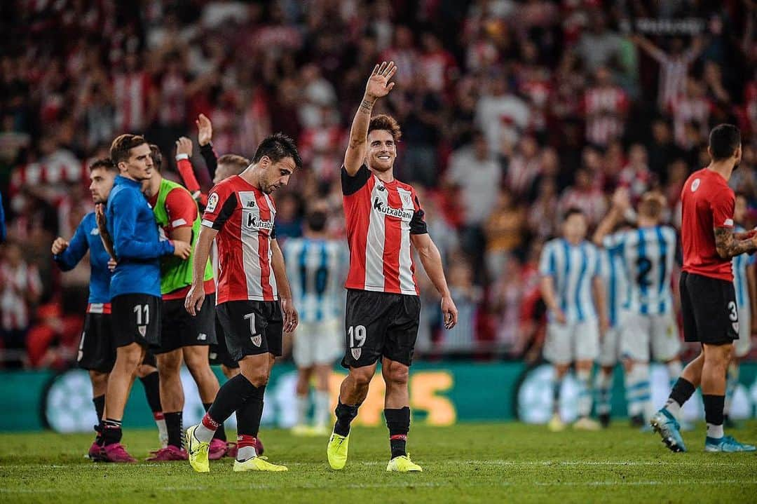 イバイ・ゴメスさんのインスタグラム写真 - (イバイ・ゴメスInstagram)「FELICIDADES EQUIPAZO! 👏🏼 FELICIDADES y GRACIAS SAN MAMÉS! 🙌🏼 7 puntos de 9 para crecer en ilusión, si cabe.  Ahora tiempo para algunos recuperar y otros para seguir trabajando igual. En 15 días volvemos a por más. 💪🏼 Aupa @athleticclub ! 🦁🔴⚪️」8月31日 8時28分 - ibaigomez