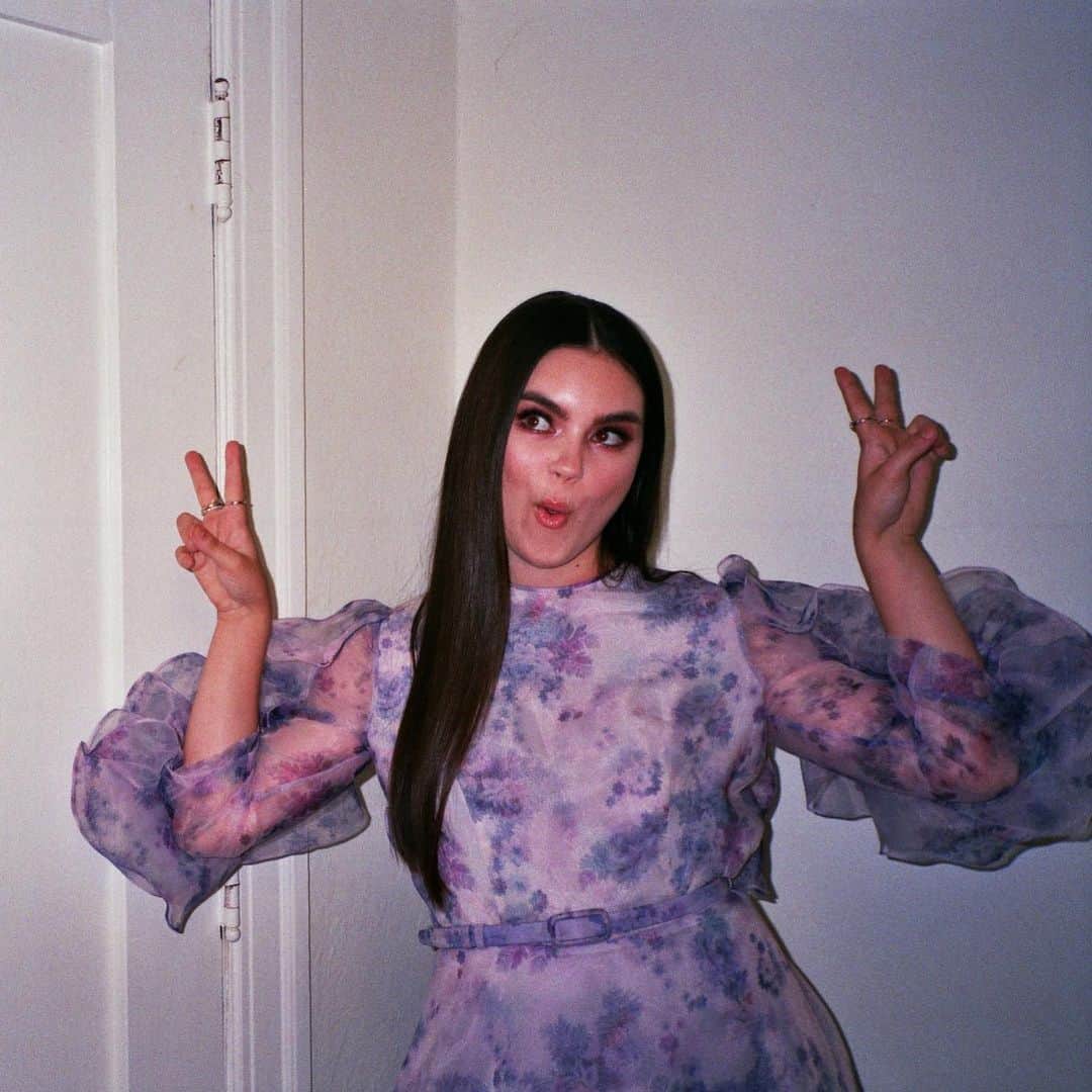ランドリー・ベンダーのインスタグラム：「💜☮️💜」