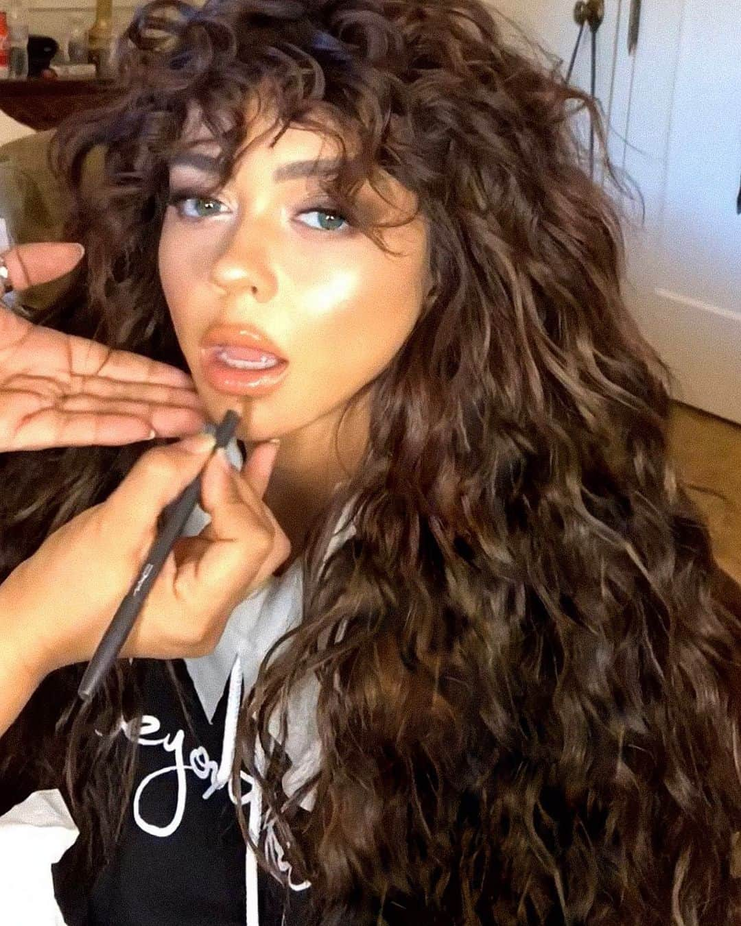 Carolina Gonzalezさんのインスタグラム写真 - (Carolina GonzalezInstagram)「💄SARAH♥️ @sarahhyland Tonight for her performance at #TheGarden with @jordanmcgraw #Hair @daniellepriano #makeupCarolinaGonzalez  #CGonzalezBeauty swipe for products used tonight💋💋」8月31日 9時03分 - cgonzalezbeauty