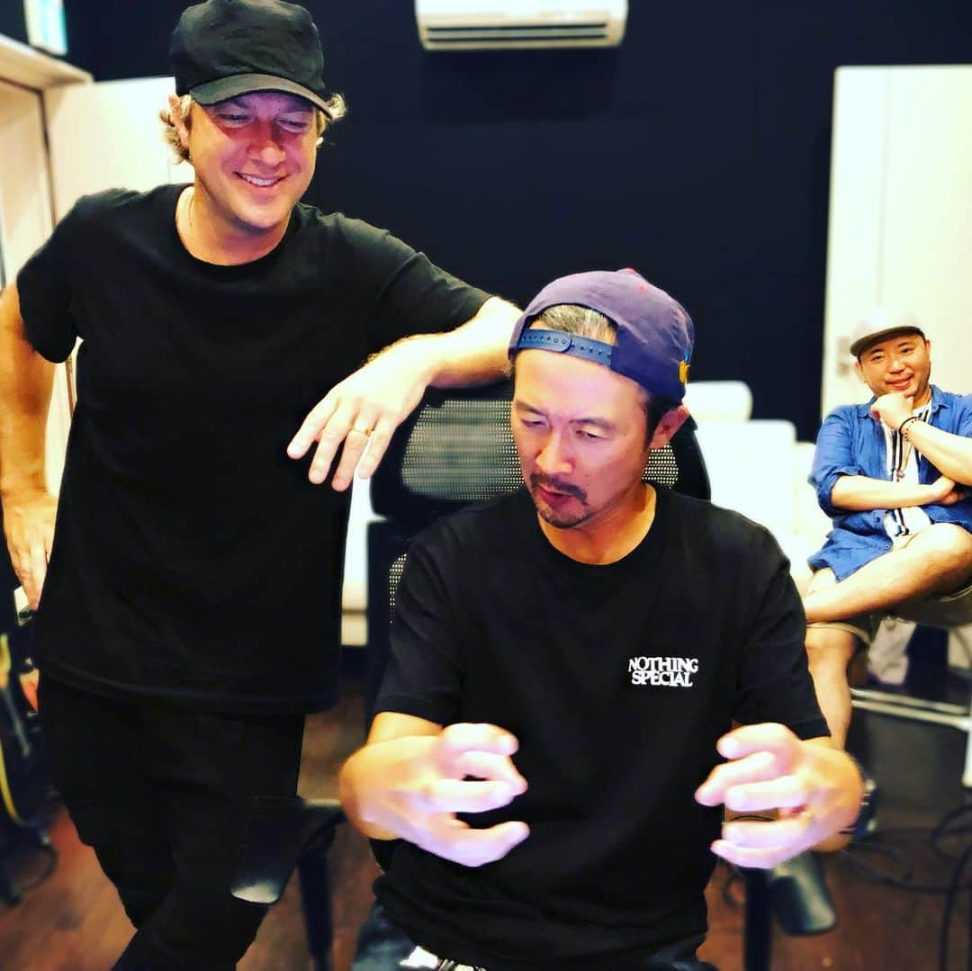 ブレイズ・プラントさんのインスタグラム写真 - (ブレイズ・プラントInstagram)「Working on a new track.  Sounds sooooooo good! #recording #monkeymajik #music #japan」8月31日 9時03分 - blaiseplant