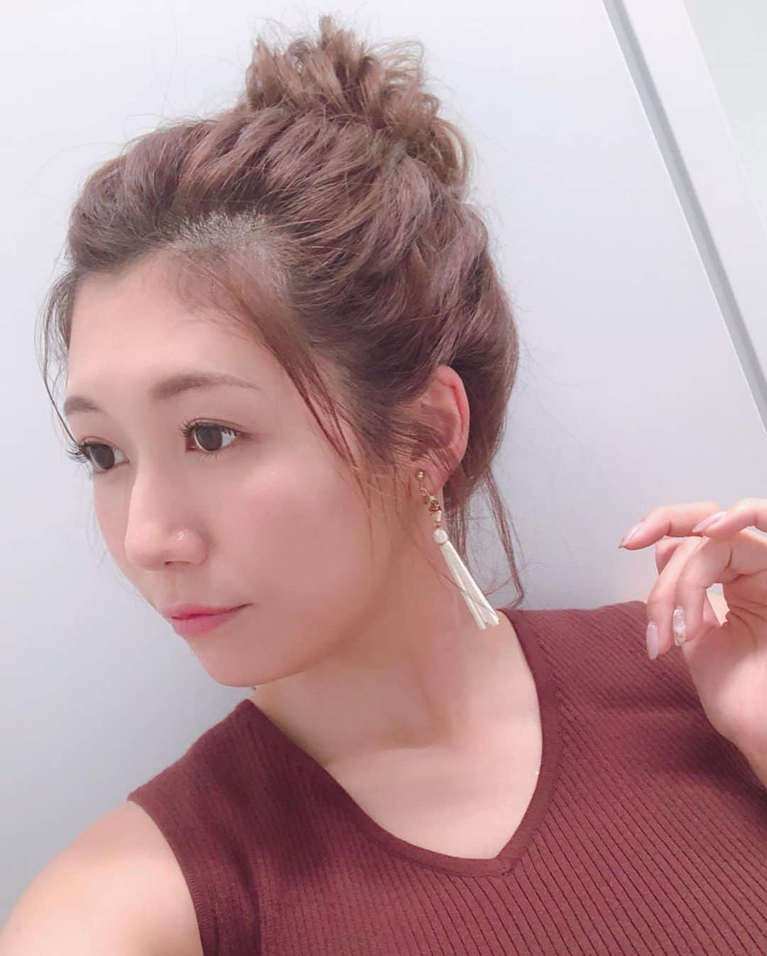 穂川果音さんのインスタグラム写真 - (穂川果音Instagram)「<hair style> 8月最後のアベプラは、夏だんごーー🍡  #アベプラ #abematv  #weather #weatherforecast #気象予報士 #穂川果音 #instastyle #instahair  #ヘアアレンジ #巻き髪 #hair #hairstyle #hairarrange #ほかのん #hairstyles #お団子ヘアー #hairstyling #おしゃれ #お団子アレンジ #夏コーデ #お団子ヘア #アップスタイル #アップヘア #夏」8月31日 9時12分 - hokawakanonn