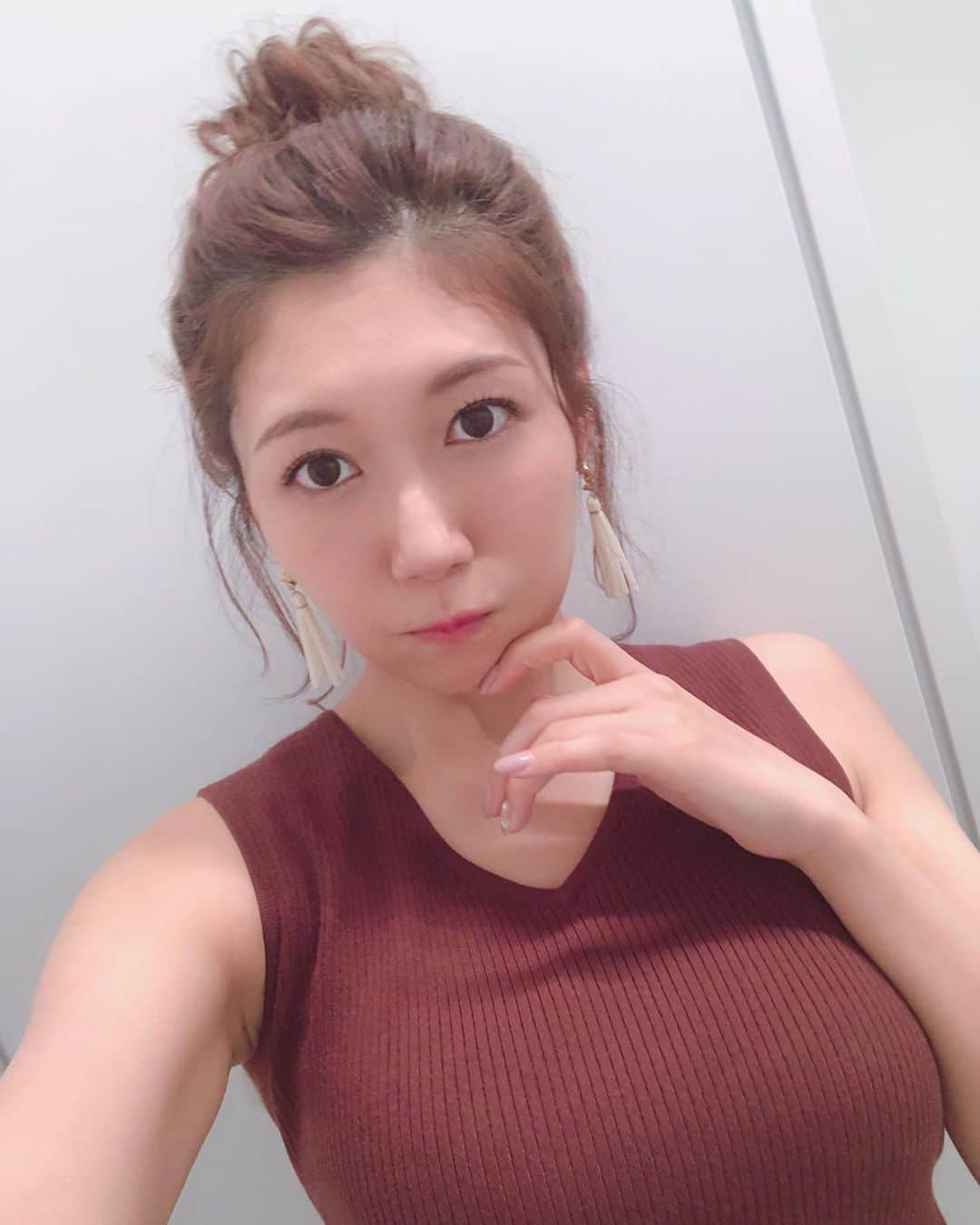 穂川果音さんのインスタグラム写真 - (穂川果音Instagram)「<hair style> 8月最後のアベプラは、夏だんごーー🍡  #アベプラ #abematv  #weather #weatherforecast #気象予報士 #穂川果音 #instastyle #instahair  #ヘアアレンジ #巻き髪 #hair #hairstyle #hairarrange #ほかのん #hairstyles #お団子ヘアー #hairstyling #おしゃれ #お団子アレンジ #夏コーデ #お団子ヘア #アップスタイル #アップヘア #夏」8月31日 9時12分 - hokawakanonn