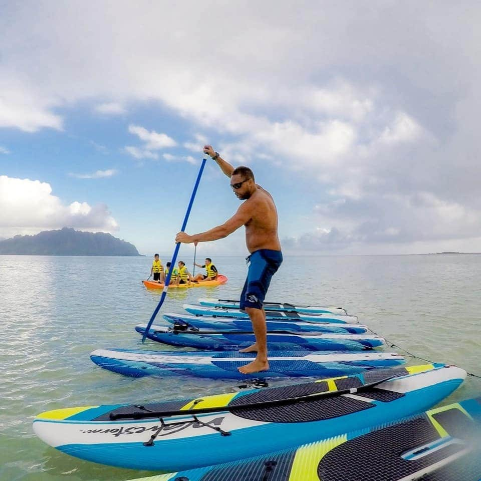 Luxury Cruise by Captain Bruceさんのインスタグラム写真 - (Luxury Cruise by Captain BruceInstagram)「キャプテン ケコアのミニSUPレッスン ^^⁠ ⁠ ⁠ #captainbruce ☀️#sandbar #kaneohe #hawaii #oahu #oahulife #aloha #ahuolaka #キャプテンブルース #天国の海ツアー #天国の海 #アフオラカ #ハワイ大好き #絶景 #海 #SUP #ハイOK牧場」8月31日 9時20分 - cptbruce_hi