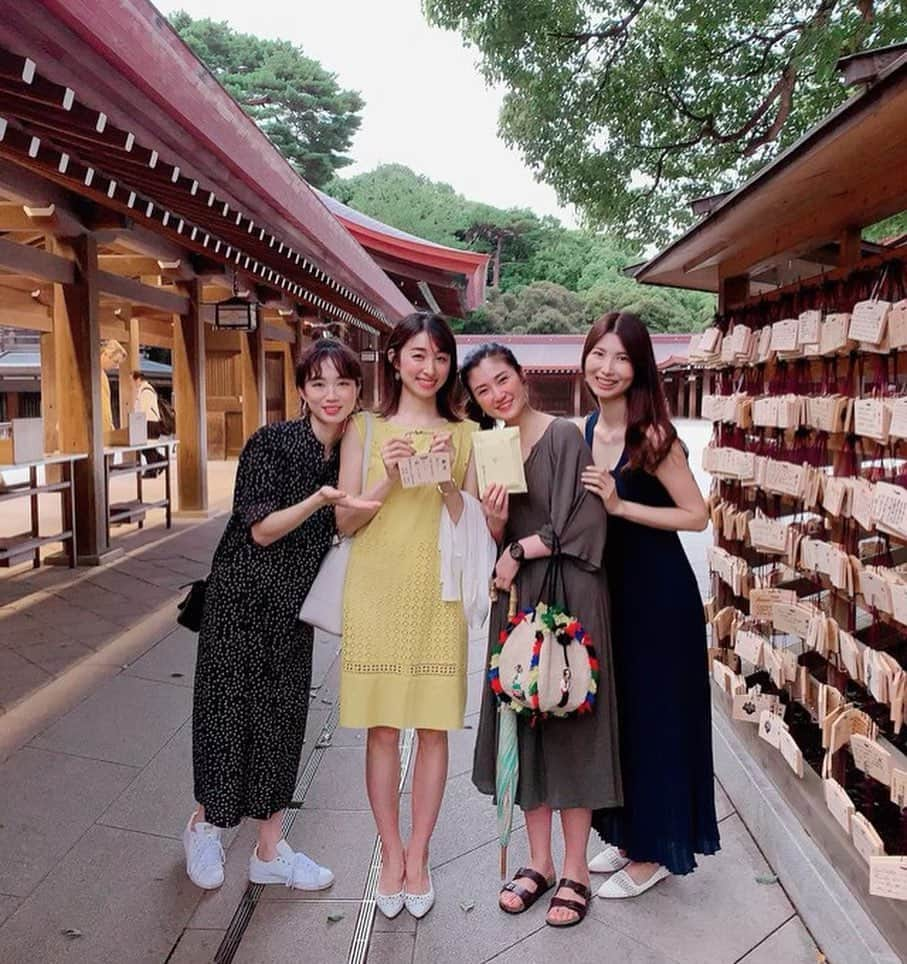 森木美和さんのインスタグラム写真 - (森木美和Instagram)「#明治神宮参拝⛩️ 😌✨ ﻿ ﻿ みんなで一つの絵馬に思いを込めて😌💕💕 ﻿ ﻿ 参拝の後は、、噂の#タピオカランド @tapioca_land_2019 に招待いただき🙏行ってきました●😆●✨﻿ ﻿  時間があまりにもなくて💦﻿ とりあえず色んなフォトブースでバタバタと写真を撮って🤣タピオカ買って出たの😂💦 ﻿ ﻿ 時間の焦りで💦高速で楽しんだら汗だく😂w﻿ ﻿ なんだかんだすごく楽しめました😂💓 ﻿ ﻿ 4店舗あるタピオカ屋さんのうち、2箇所#謝謝珍珠 #三茶ヤ のタピオカを飲みました💕﻿ ﻿ フワモチのタピオカはとっても美味しくて驚き😆💓 ﻿ 一般入場料はちょっと高いかな😅と思うけど、楽しい写真はたくさん撮れたし、たくさん笑って楽しかったよ☺️💕﻿ ﻿ ﻿  #タピオカ#タピオカランド#噂の現場#原宿#東京カフェ#インスタ映え」8月31日 9時28分 - miwamoriki