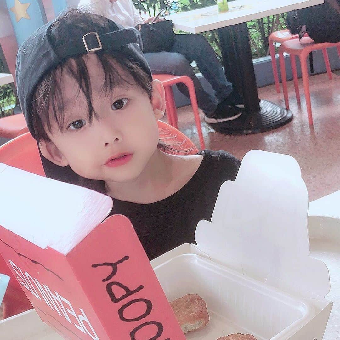青野未来 Mikuaonoさんのインスタグラム写真 青野未来 Mikuaonoinstagram ティムに激萌え 後ろの人の荷物が気になる ユニバ Usj 女の子 Girl 9ヶ月baby 子供服 成長記録 ベビーコーデ 女の子コーデ 女の子ママ 娘服 9月1日 7時08分 Miiikunkun