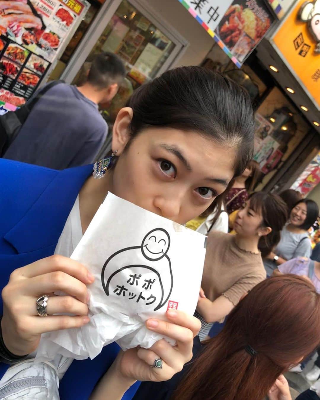 のインスタグラム：「パクリ。  #新大久保」