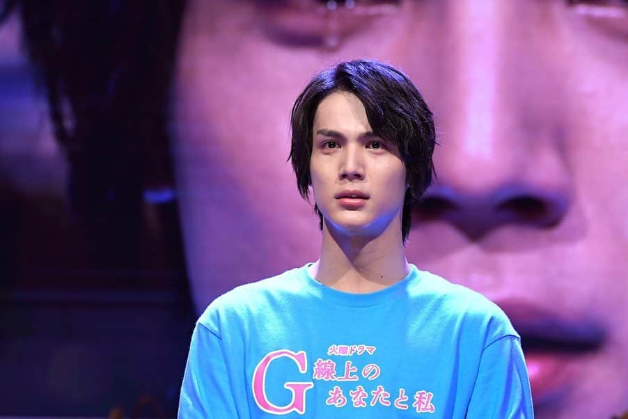 【公式】G線上のあなたと私のインスタグラム：「_﻿ 昨日の #オールスター感謝祭 の﻿ #まばたき我慢対決 で魅せてくれた﻿ 理人こと中川さんの勇姿は﻿ 見ていただけましたか？！🥺🥺🥺﻿ ﻿ 歴代最長記録も更新！﻿ 本当にお疲れ様でした👏﻿ ﻿ そして、昨日はこれだけにとどまらず、﻿ 活躍しまくりの #g線上のあなたと私 チーム。﻿ その様子はこれから投稿していきます☺️✨﻿ ﻿ #5分4秒まばたきを耐える男  #必殺技 🙄﻿ #美しすぎる涙﻿ #泣き顔 尊い #中川大志  #g線上のあなたと私」