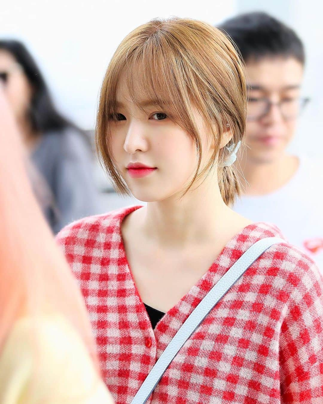 ウェンディ（ファンアカウント）のインスタグラム：「💙 190927 Incheon Airport - © to aquamood1994 #WENDY #웬디 #REDVELVET #레드벨벳」