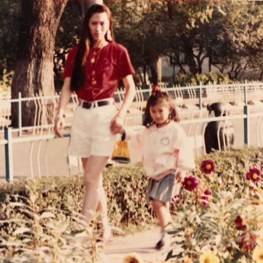 白雪さんのインスタグラム写真 - (白雪Instagram)「Happy birthday, mom! And me☺️🎂Thank you for always thinking about me. Love you♥️ #0929」9月29日 14時00分 - baixue0929