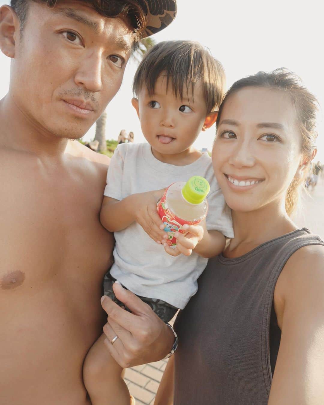 DaisukeNのインスタグラム：「令和元年夏納め🏊‍♂️🌞 . . #pool #summer #summervibes #fam #family #son #kids #🌞 #🏊‍♂️ #👪」