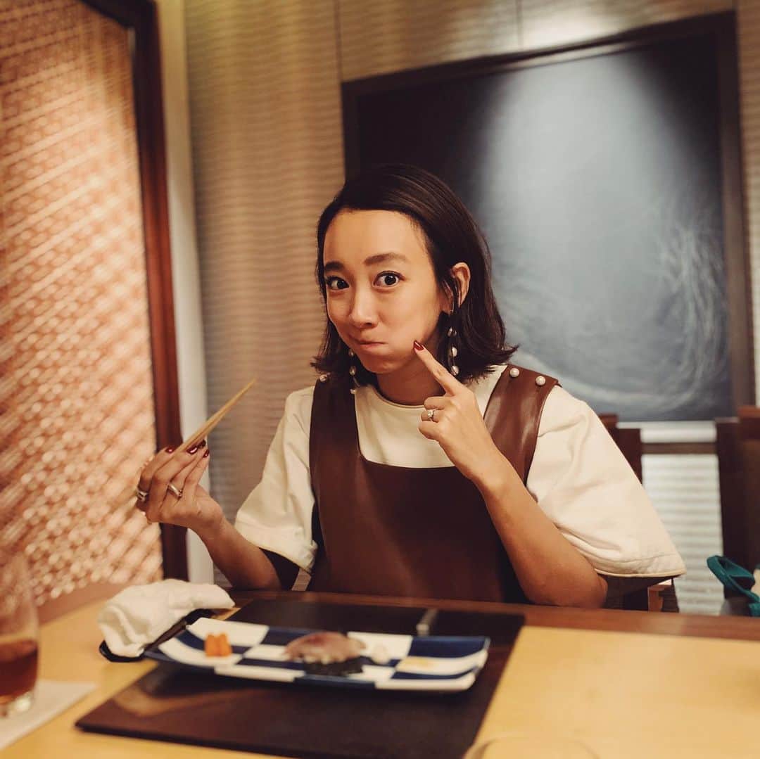 村上沙織さんのインスタグラム写真 - (村上沙織Instagram)「昨晩はお寿司🍣 外に食べに行こうかと思ったけど、ホテル内でサクッと👯‍♀️ 久しぶりにお寿司食べた気がする🍣🍣🍣♥️ #kyoto#リッツカールトン京都」9月29日 7時46分 - rosysaorimonster
