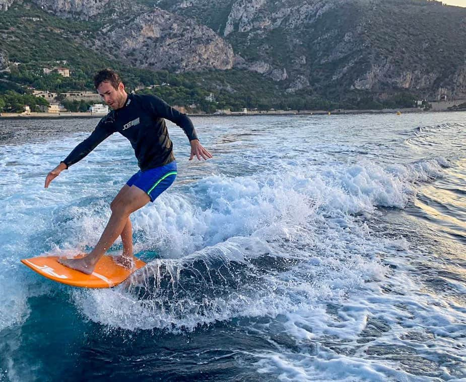 ジェームズ・ロシターさんのインスタグラム写真 - (ジェームズ・ロシターInstagram)「Weekend vibes with good friends before it gets too cold! Got hit by a few jelly fish today!」9月29日 8時13分 - rossiterracing