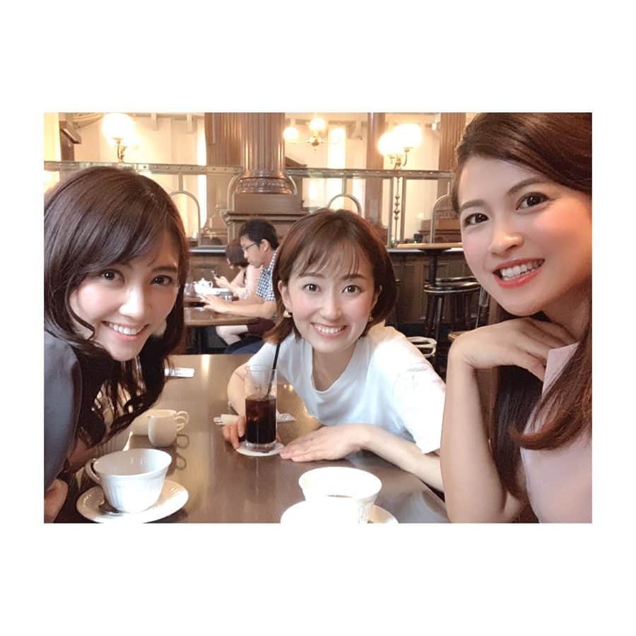 久保井朝美さんのインスタグラム写真 - (久保井朝美Instagram)「💄 昨日はアナウンサー同期と💞 ． 話して、笑って 食べて、飲んで、食べて 気付けば6時間以上😂 ． 癒しと良い刺激をもらえる 大切な仲間です🥰 ． 今日は#就活イベント で #メイク講座 です👩‍🏫 ． #就活メイク#クリ博#東京ビッグサイト#久保井朝美#講演会講師#アナウンサーメイク#好印象メイク#パーソナルカラー#メラビアンの法則」9月29日 9時22分 - asami_k920