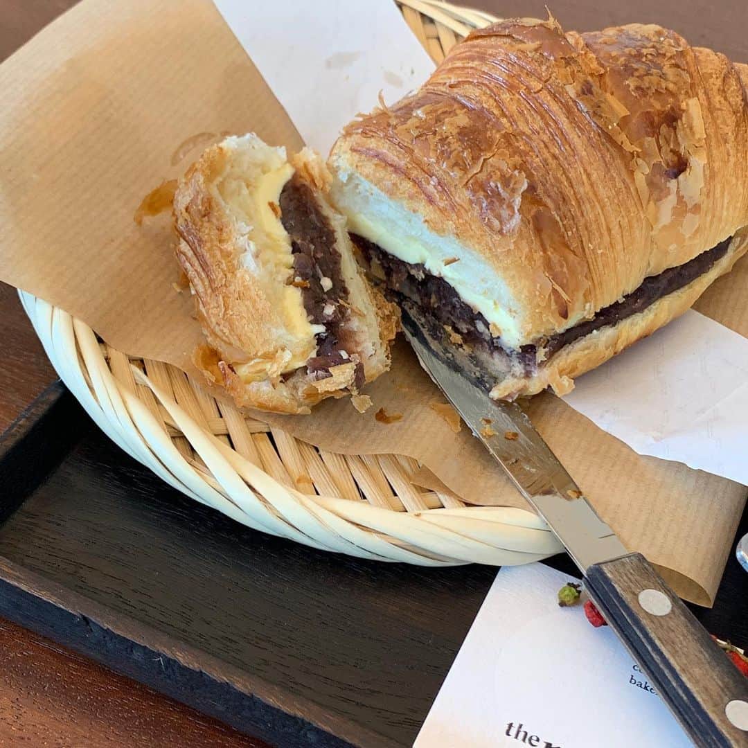 のインスタグラム：「しつこめのあんバター☕️ ほんまに好きすぎて毎日食べたい💭♡ #ここばっかりでごめんね🤣 #카페스타그램」