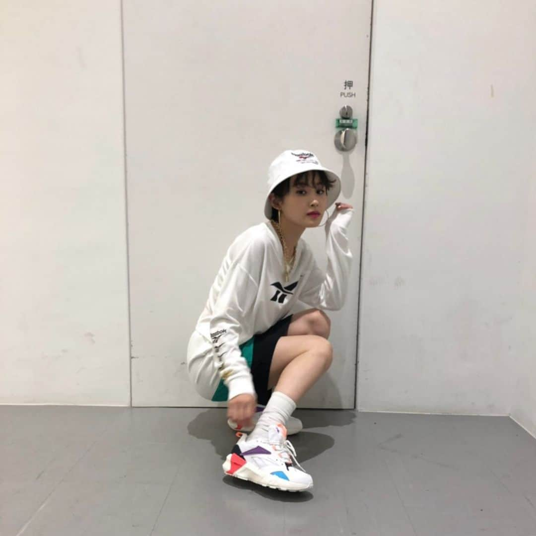 高橋愛さんのインスタグラム写真 - (高橋愛Instagram)「@reebokclassicjp ❤️💙💜💚 ㅤㅤㅤㅤㅤㅤㅤㅤㅤㅤㅤㅤㅤ ㅤㅤㅤㅤㅤㅤㅤㅤㅤㅤㅤㅤㅤ リーボックステージにも 出させていただきました☺️🙏🏻💗 ㅤㅤㅤㅤㅤㅤㅤㅤㅤㅤㅤㅤㅤ #Reebok #ガルアワ #ガルアワ2019」9月29日 10時26分 - i_am_takahashi