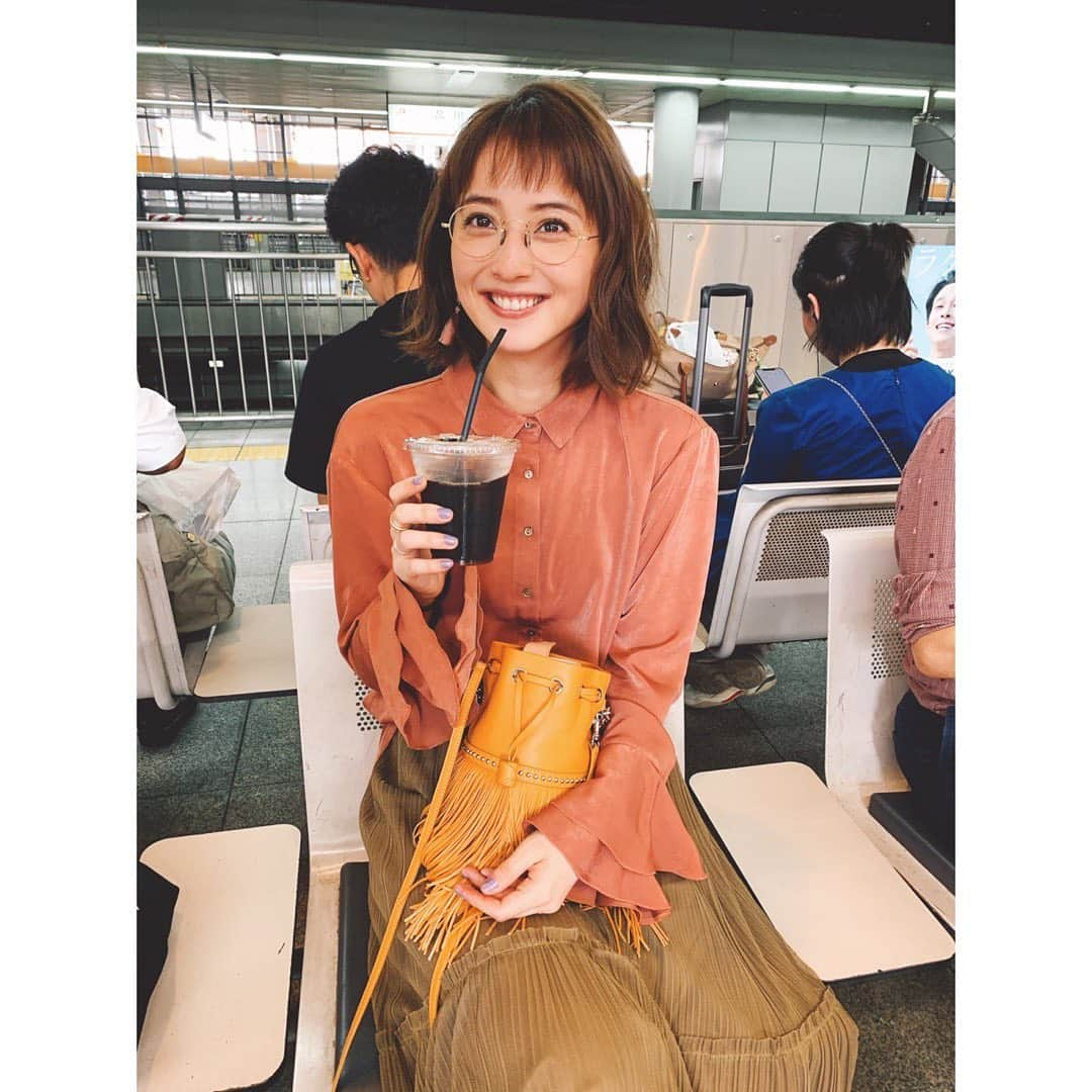 佐々木希さんのインスタグラム写真 - (佐々木希Instagram)「♡ tops.skirt#iNtimite bag#JandMDavidson glasses #YUICHITOYAMA.  #のぞみの私服」9月29日 10時31分 - nozomisasaki_official