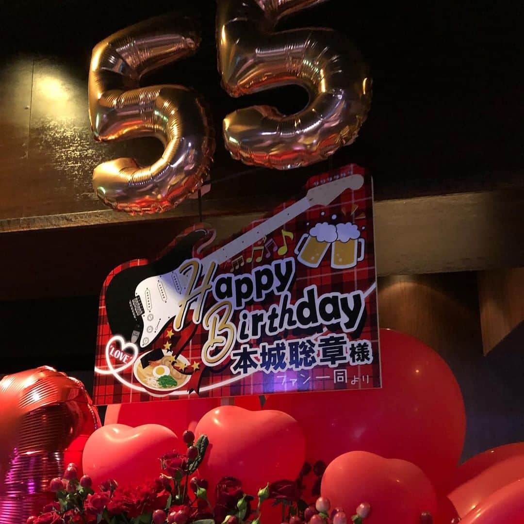 本城聡章さんのインスタグラム写真 - (本城聡章Instagram)「昨夜は #DreamCastle 本城55th生誕祭へご登城いただきありがとうございました。沢山の皆さんにお集まりいただけただけでなく、数々の素敵なお祝いも、恐縮ながら本当にありがとう。引き続き皆さんと共に笑顔あふれる良き人生を歩んでいけそうな…そんな気持ちにさせてもらえた一夜でありました。これからもよろしくです§ԾᴗԾ§  そして…そんなとても素晴らしい宴にお招き下さった…じぃじ…もとい！（笑）城主に心よりの感謝を。ありがとう。  #橘高文彦 #本城聡章」9月29日 10時34分 - honjo