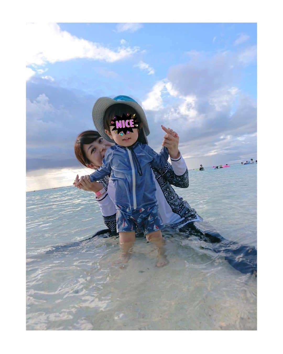 森麻季さんのインスタグラム写真 - (森麻季Instagram)「グアムの海と息子と🏖  3泊4日でグアムに行きました 海は遠浅で穏やか、そして綺麗🐚  #息子はプールと海の繰り返し #服を脱いで水着を着たいと自分の服をつまんでおねだり #帰国日まで入りました👙 #足首あたりでも魚がいて興味津々 #それ以上に砂遊びに夢中 #ヤドカリさんとも仲良しに #グアム #グアム旅行 #子連れ旅行 #子連れグアム #guam #男の子ママ #1歳4ヶ月 #1y4m #1歳」9月29日 11時09分 - maki.mori_m