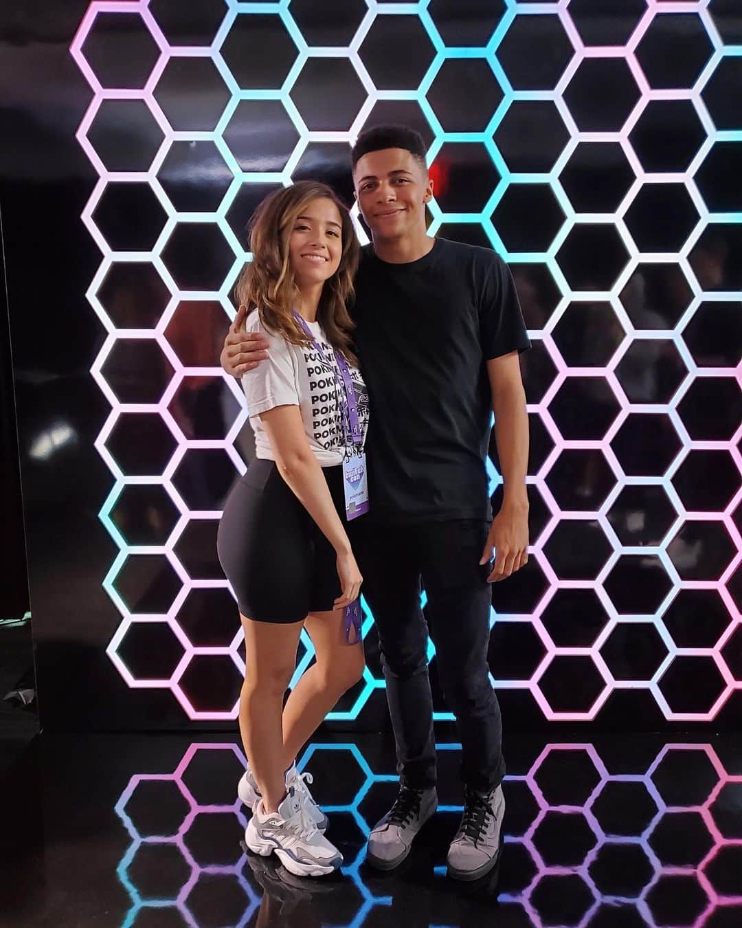 Pokimaneさんのインスタグラム写真 - (PokimaneInstagram)「had a lil reunion with myth, leave a comment if you remember the good ol’ fortnite duo games 🎮 ⁣ ⁣ ⁣ ⁣ ⁣ thanks to @samsungmobileusa for hosting the panel #samsungpartner 😊」9月29日 11時34分 - pokimanelol