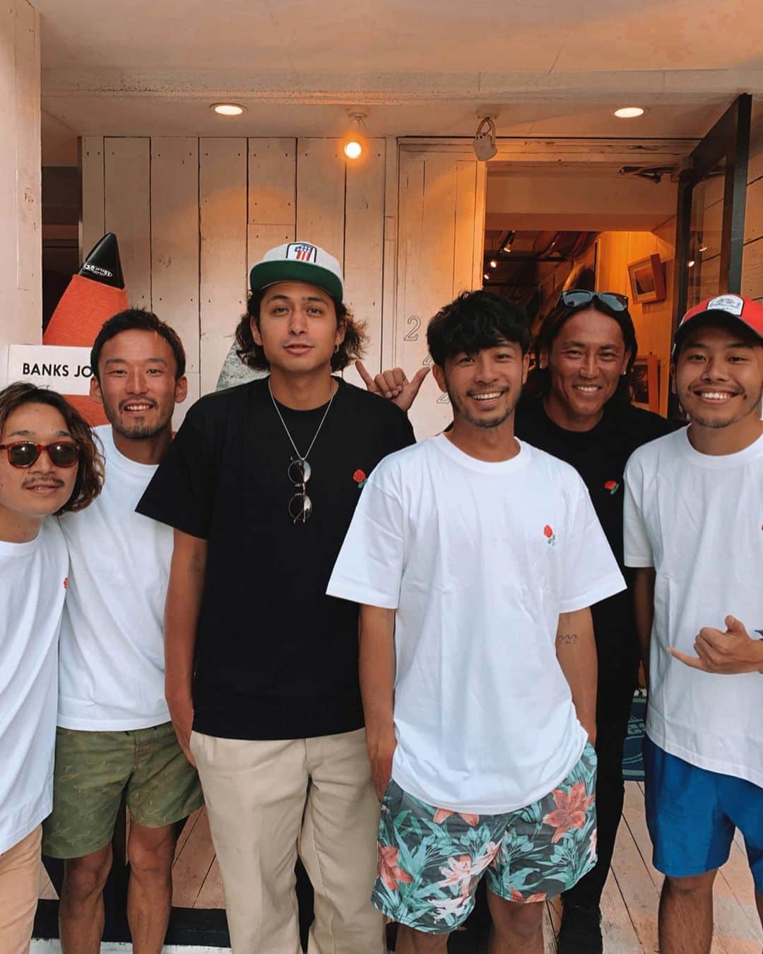 KENNY（吉原健司）さんのインスタグラム写真 - (KENNY（吉原健司）Instagram)「@zen_zenji さんありがとうございました！ 店名の通り全員Blackiesである🙋🏾‍♂️ Everybody suntanned faces🌞 We wearing same“ARIGATO”T-Shirt. I like it🌹」9月29日 11時35分 - kenny_yoshihara