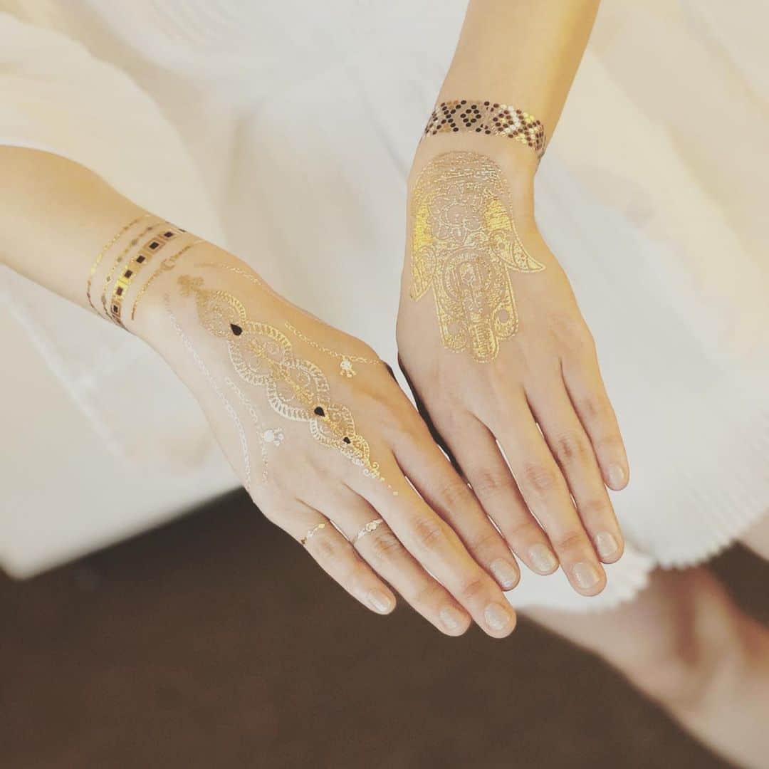 こしじまとしこのインスタグラム：「tattoo sticker 🌴」
