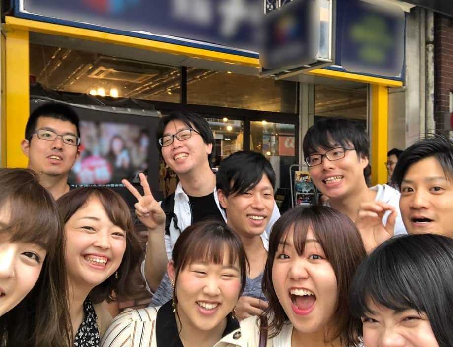 中村秀香のインスタグラム：「『朝生ワイド す・またん！』のスタッフ数人と、#リアル脱出ゲーム に行ってきました😆 .  一緒にタピオカドリンクを飲んでいるのは、9月いっぱいで番組を離れるスタッフＫさん😭 .  Ｋさんは、私がすまたんに加入して初めてお天気コーナーを担当した日から、ずーっとお世話になっているスタッフさんです✨」