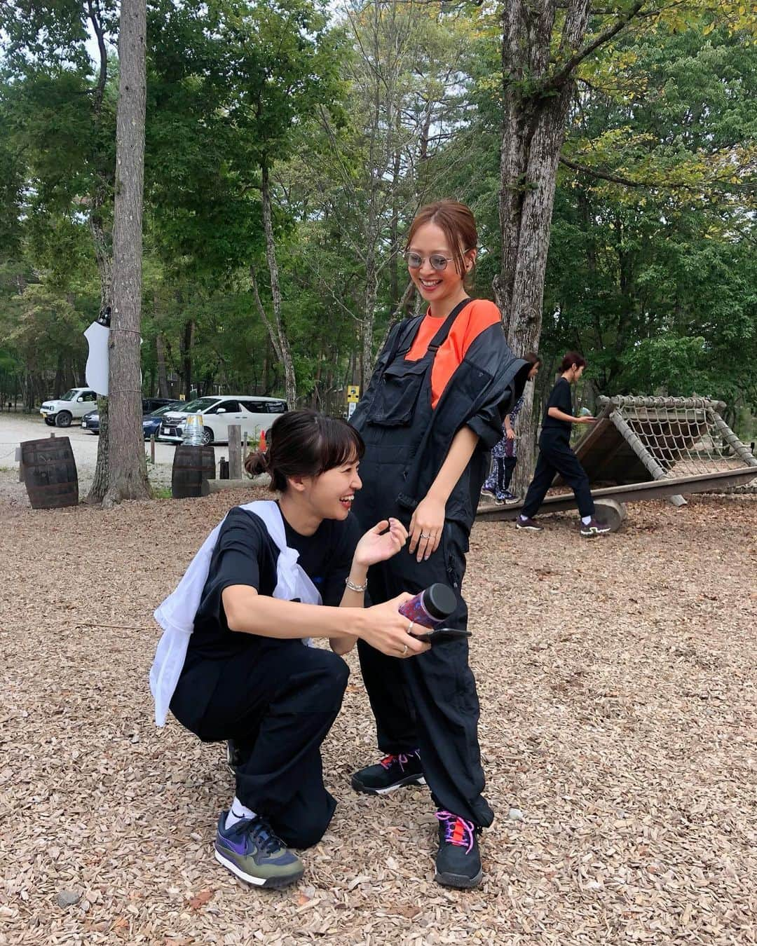 野尻美穂さんのインスタグラム写真 - (野尻美穂Instagram)「NIKE ACG NIGHT CAMP 軽井沢に行ってきました🏕 着てるのは全身ACGだよ！ あっという間だったけど、久しぶりにキャンプ出来て嬉しかったぁ🥰 トレッキングもしてきたよ👟自然ていいね🌳 #acgnightcamp  #nikeacg #beams #マシュマロのやつの奥の人が気になる #DJ日高とお肉のオーナーいっちーと山の人中D」9月29日 12時03分 - miho_cocoa