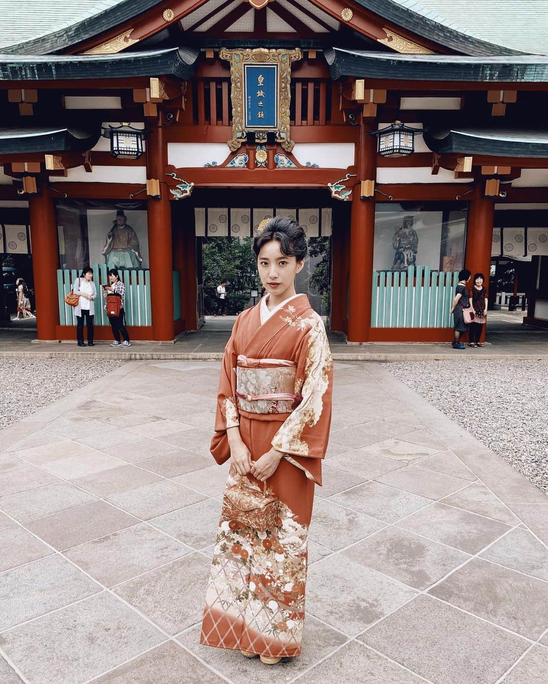 中田クルミさんのインスタグラム写真 - (中田クルミInstagram)「妹の結婚式でした⛩ ヘアは @kogure_tomohiro @bloc_japon  着付けは @mademoiselle_yulia ちゃんのお母様 着物は母のもの、簪はYULIAちゃんのものを借りました☺️👘」9月29日 12時09分 - kurumi_nakata