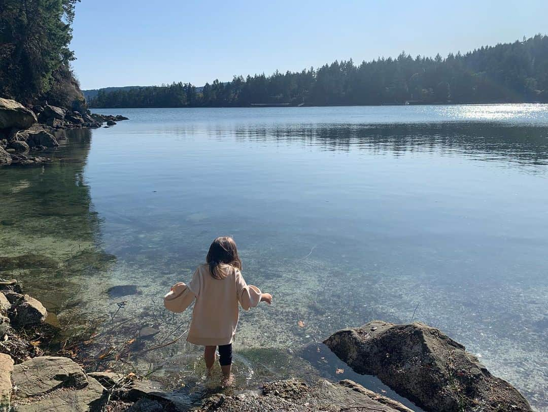 坂本美雨さんのインスタグラム写真 - (坂本美雨Instagram)「美しい島…！ ギリギリで決めた弾丸の旅だけど 帰ってこれてよかった。  #saltspringisland  #今日のなまこちゃん」9月29日 12時10分 - miu_sakamoto