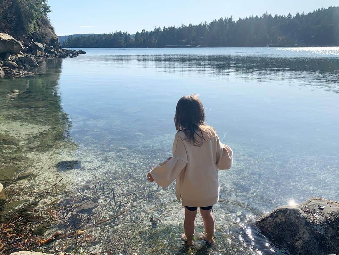 坂本美雨さんのインスタグラム写真 - (坂本美雨Instagram)「美しい島…！ ギリギリで決めた弾丸の旅だけど 帰ってこれてよかった。  #saltspringisland  #今日のなまこちゃん」9月29日 12時10分 - miu_sakamoto