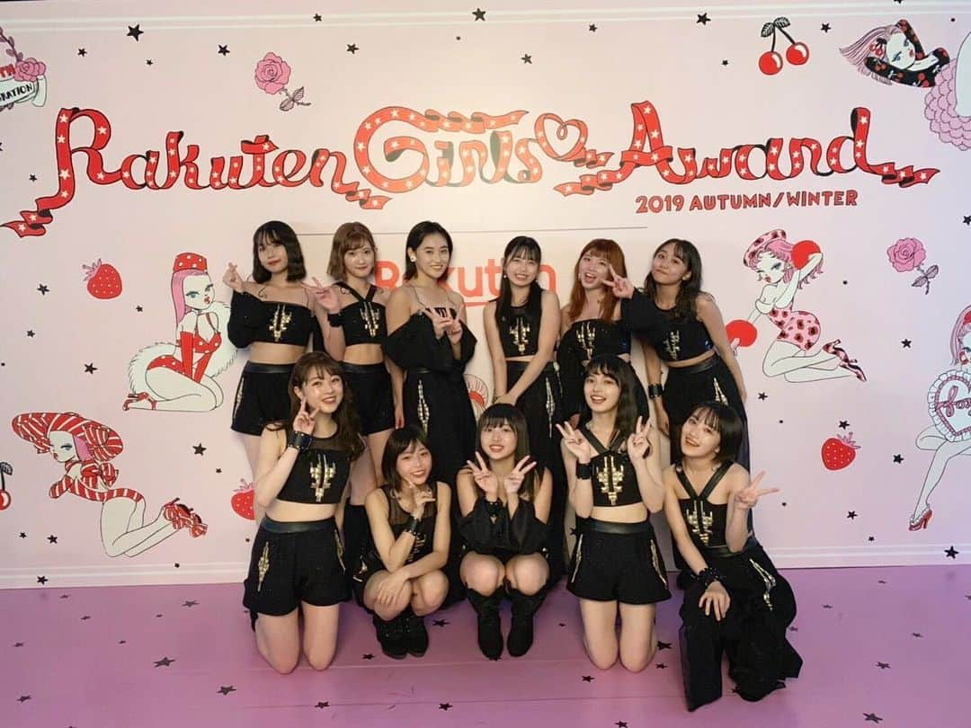 ANGERMEさんのインスタグラム写真 - (ANGERMEInstagram)「Rakuten GirlsAward 2019 AUTUMN/WINTER LIVE ARTISTとして出演させて頂きました！ 憧れのステージに立たせて頂きパフォーマンスすることができすごく嬉しかったしとっっっても楽しかったです👸🏼✨ 出演されていた 新木優子さん 福士リナさん 鈴木愛理さん 和田彩花さん 司会の山里亮太さん 写真を撮って頂きました☺️ ありがとうございます😭🙇‍♀️ かっこいい皆さんとご一緒することができ本当に嬉しかったです！  #アンジュルム #ANGERME #GirlsAward #ガルアワ #新木優子 さん #福士リナ さん #鈴木愛理 さん #和田彩花 さん #山里亮太 さん」9月29日 12時34分 - angerme_official