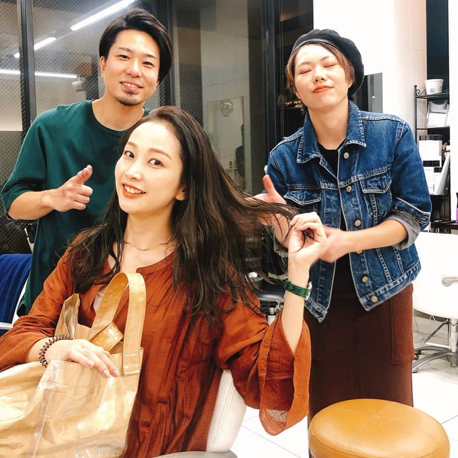 中上真亜子さんのインスタグラム写真 - (中上真亜子Instagram)「くまモンお菓子🧸 おみやしたから今朝も食べてる🧸 そして @ebi0524 ちゃんのとこでカラーとカットしたよ🥳まだ夏したかったから明るいままでって言ったのに、乾かしたら暗くなった、、、多数決で決まったよ、悩んでる方に特におすすめ😇w  さーーーて これから今日感テレビ日曜版生放送だよっ  @jeff_tarou がいる🤔🤔🤔🤔🤔🤔🤔🤔」9月29日 12時54分 - maako_nakagami