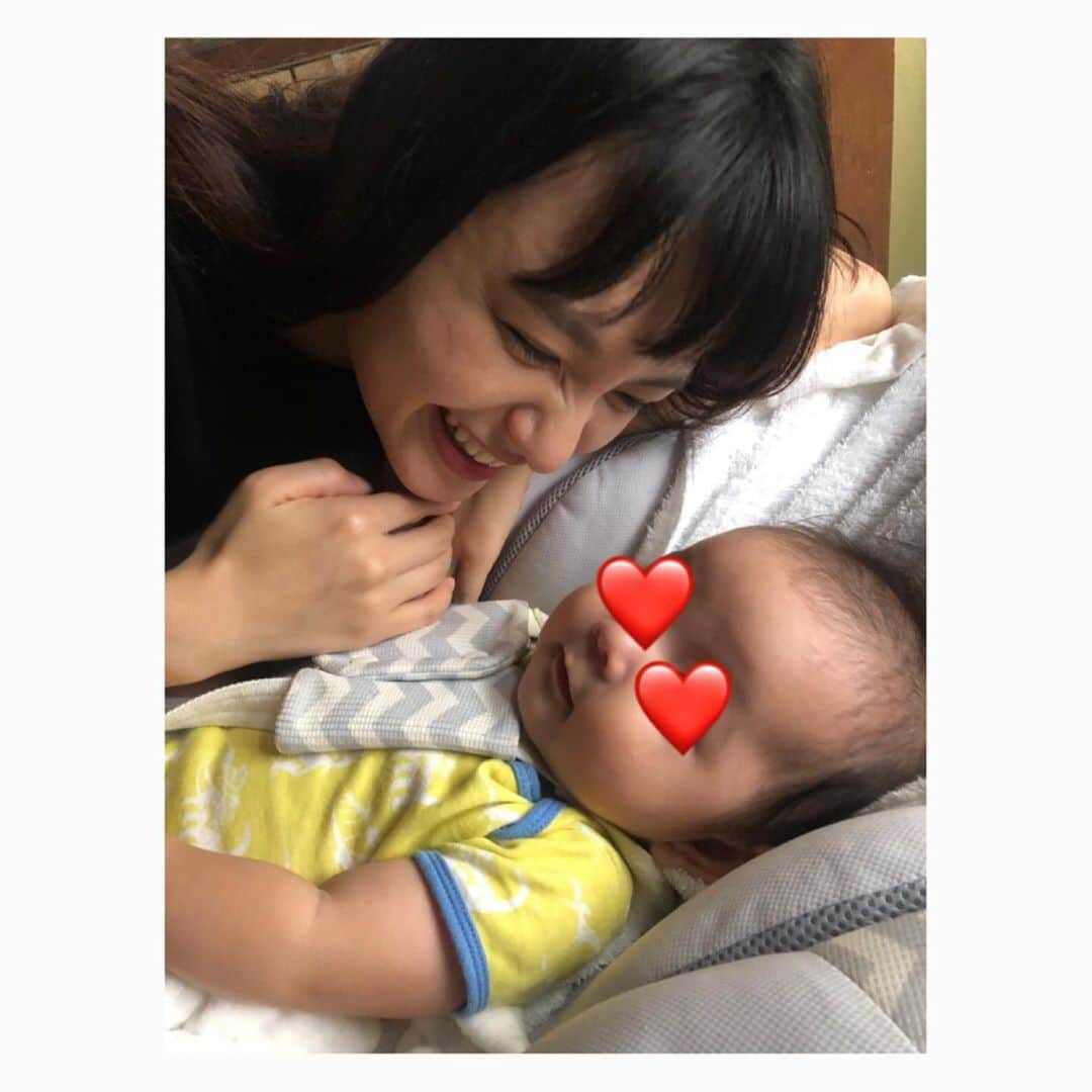 樋井明日香 さんのインスタグラム写真 - (樋井明日香 Instagram)「愛しくて尊いよー。 ほんまに可愛い。 友達の子供達が可愛すぎて泣ける😭 赤ちゃんてだけで可愛いけど顔も可愛すぎて泣く😭 存在してるだけでこんなに幸せな気持ちにさせてくれるなんて、 赤ちゃんて最強やん😲❗️ おばちゃんはメロメロです❤️ @wagamiwa 👶」9月25日 17時34分 - hinoiasuka_0108
