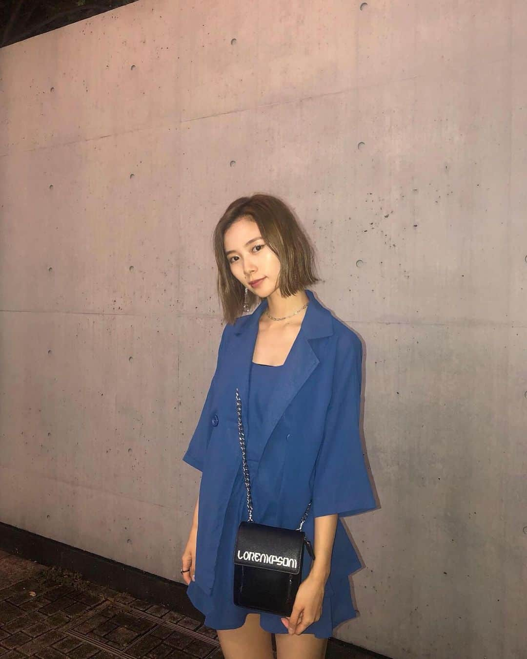 朝日奈央さんのインスタグラム写真 - (朝日奈央Instagram)「💙#あさひ私服  そろそろ秋服に切り替えないとだ🧛‍♂️ ・ ・ #cordinate#コーデ#コーディネート #fashion#ファッション#私服#私服コーデ」9月25日 16時35分 - pop_step_asahi