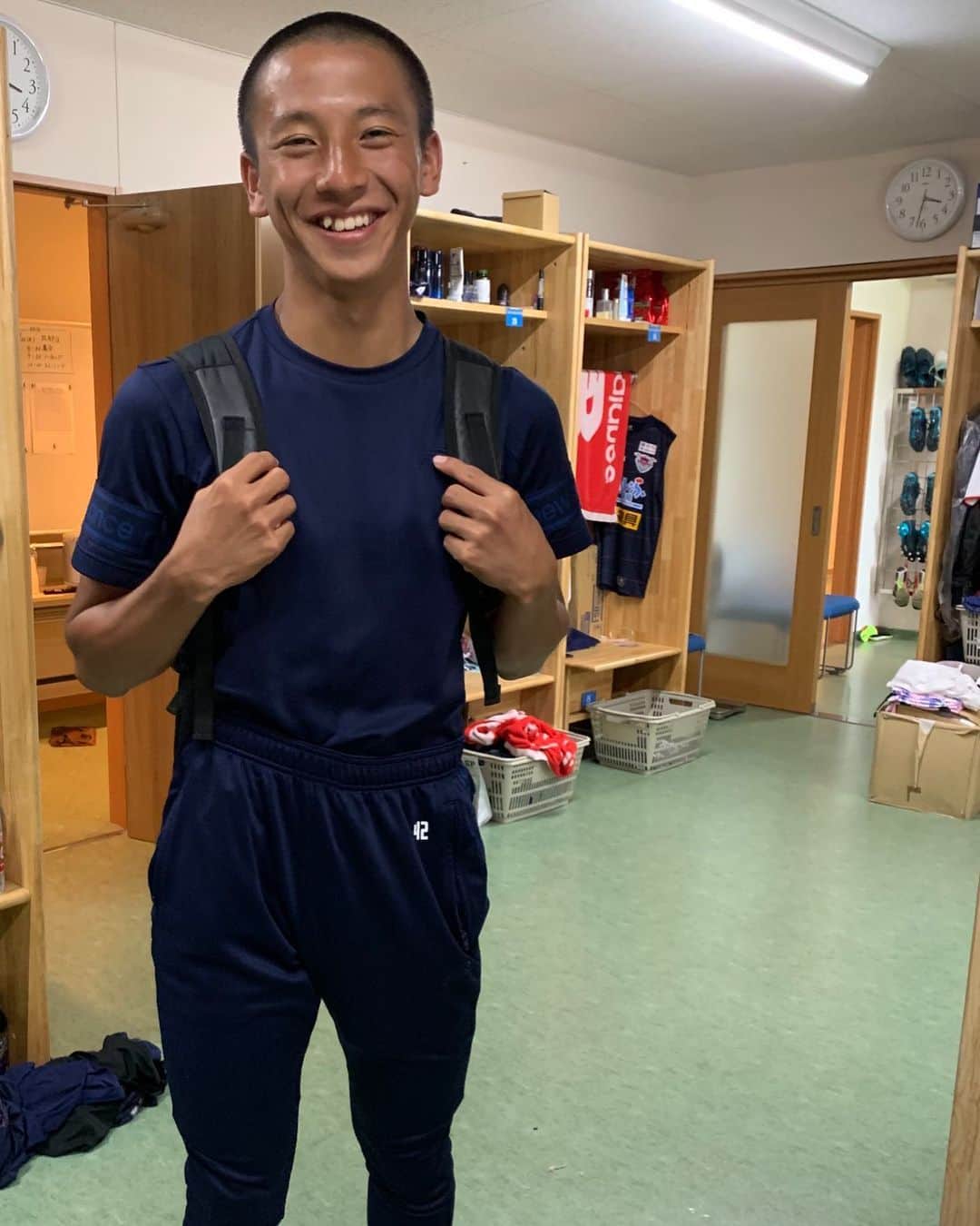 のインスタグラム：「#松岡大起 #金崎夢生 にかなり遊ばれてます！笑 #サガン鳥栖」