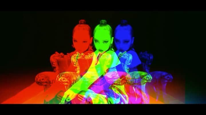 ク・ハラのインスタグラム：「Midnight queen PV short ver. 🙏🥰 1st single 発売 2019.11.13」