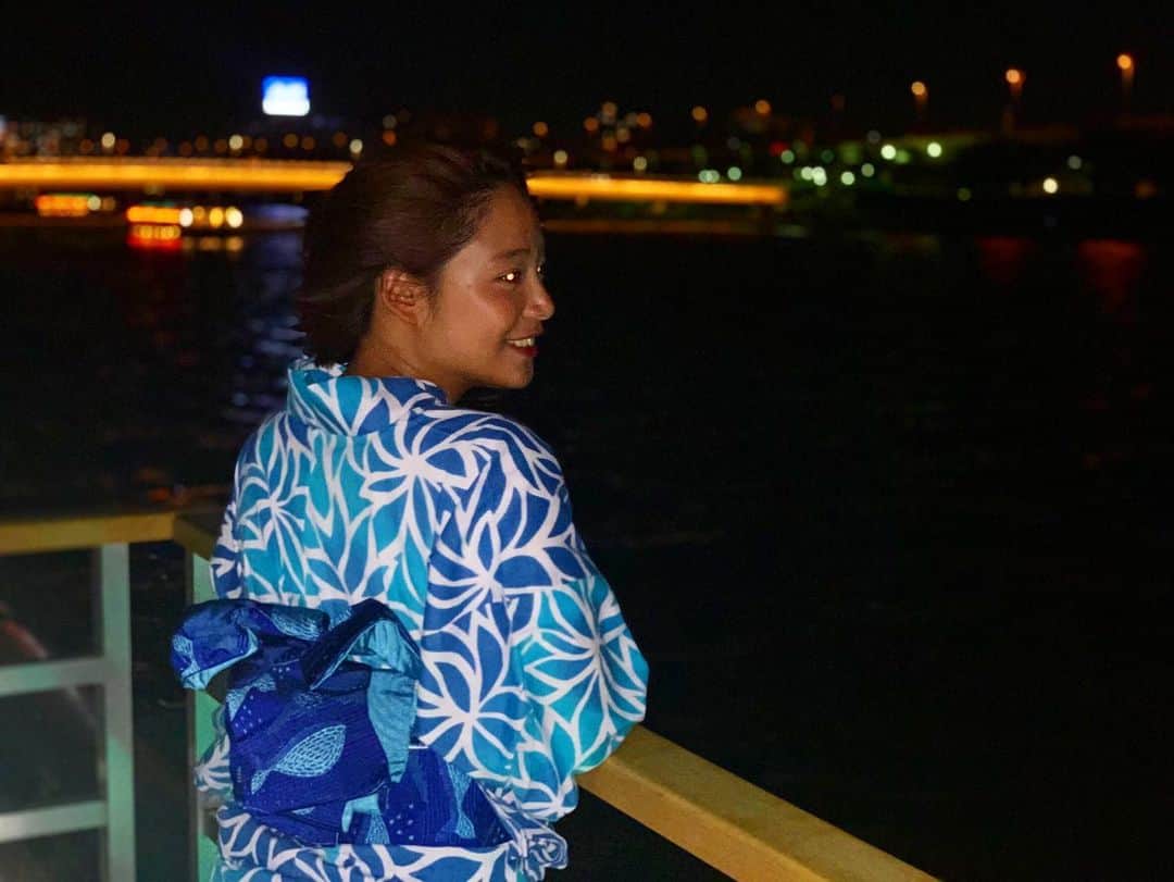 藤巻紗月のインスタグラム：「... 学生最後の夏終わり。 たのしかったナー🐠 #浴衣#屋形船 #目が＃ピカッ」