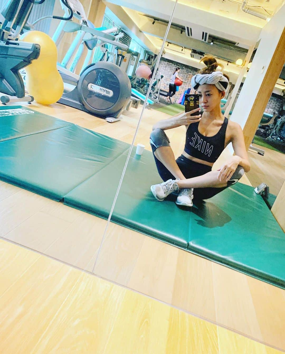 あびる優さんのインスタグラム写真 - (あびる優Instagram)「真顔😂🙄💪 #gym#ジム#トレーニング#すっきり」9月25日 9時06分 - yuabiru74