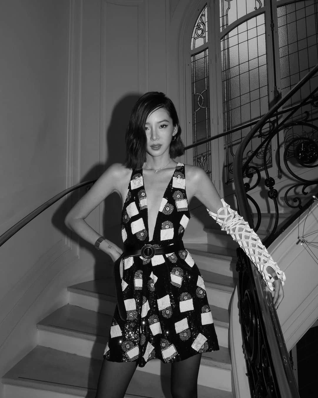 アイリーン・キムさんのインスタグラム写真 - (アイリーン・キムInstagram)「Broken but cute🖤 @ysl  Photos by @ralph_seoul at @lebristolparis」9月25日 9時44分 - ireneisgood